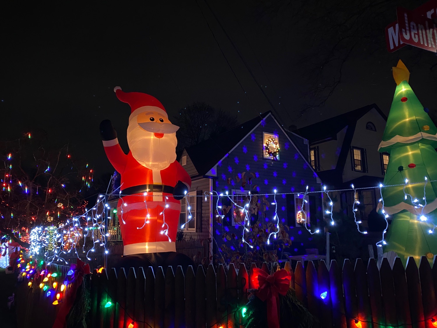 Christmas meteorite Tree and more, Christmas lights in Glenside, PA (photo 1)