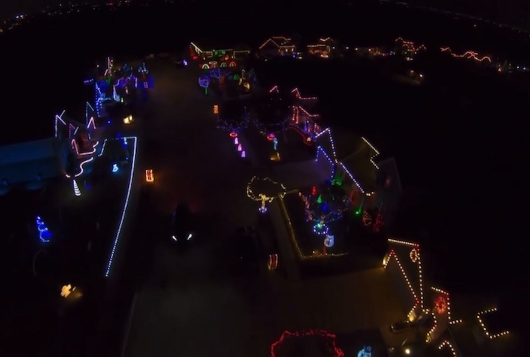 Red Brangus Light Show, Christmas lights in Fort Worth, TX (photo 1)