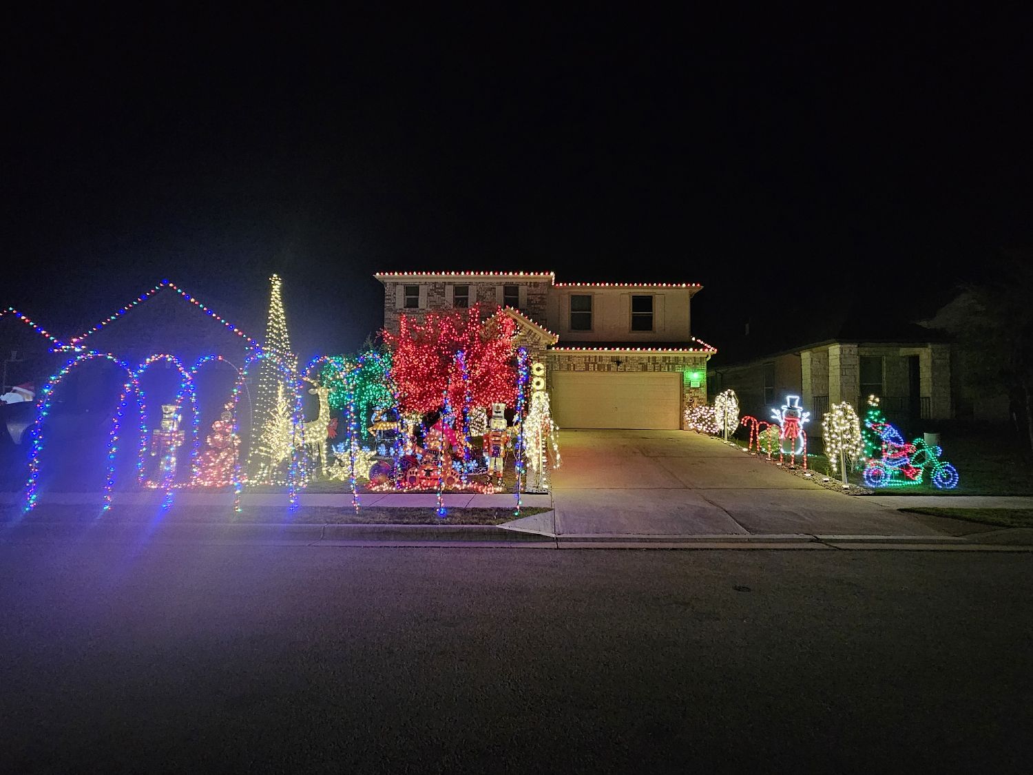 Lights galore, Giant Reindeer & more!, Christmas lights in Round Rock, TX (photo 2)