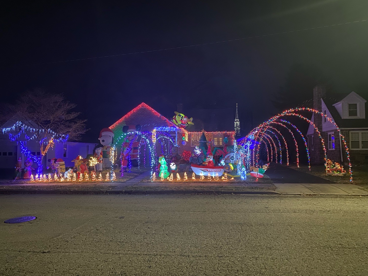1041 York Ave, Christmas lights in Lansdale, PA (photo 1)