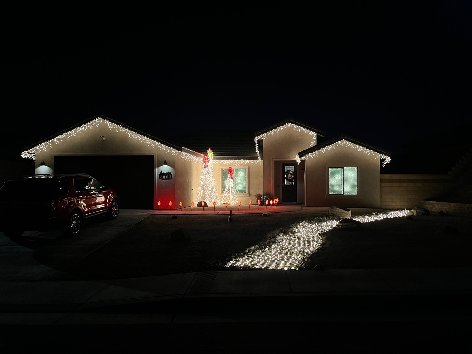 College Heights, Christmas lights in Ridgecrest, CA (photo 3)