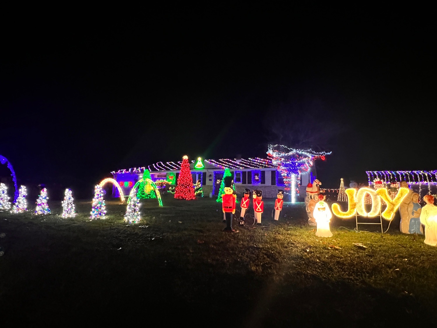 Listen to the Lights, Christmas lights in Carlisle, PA (photo 2)