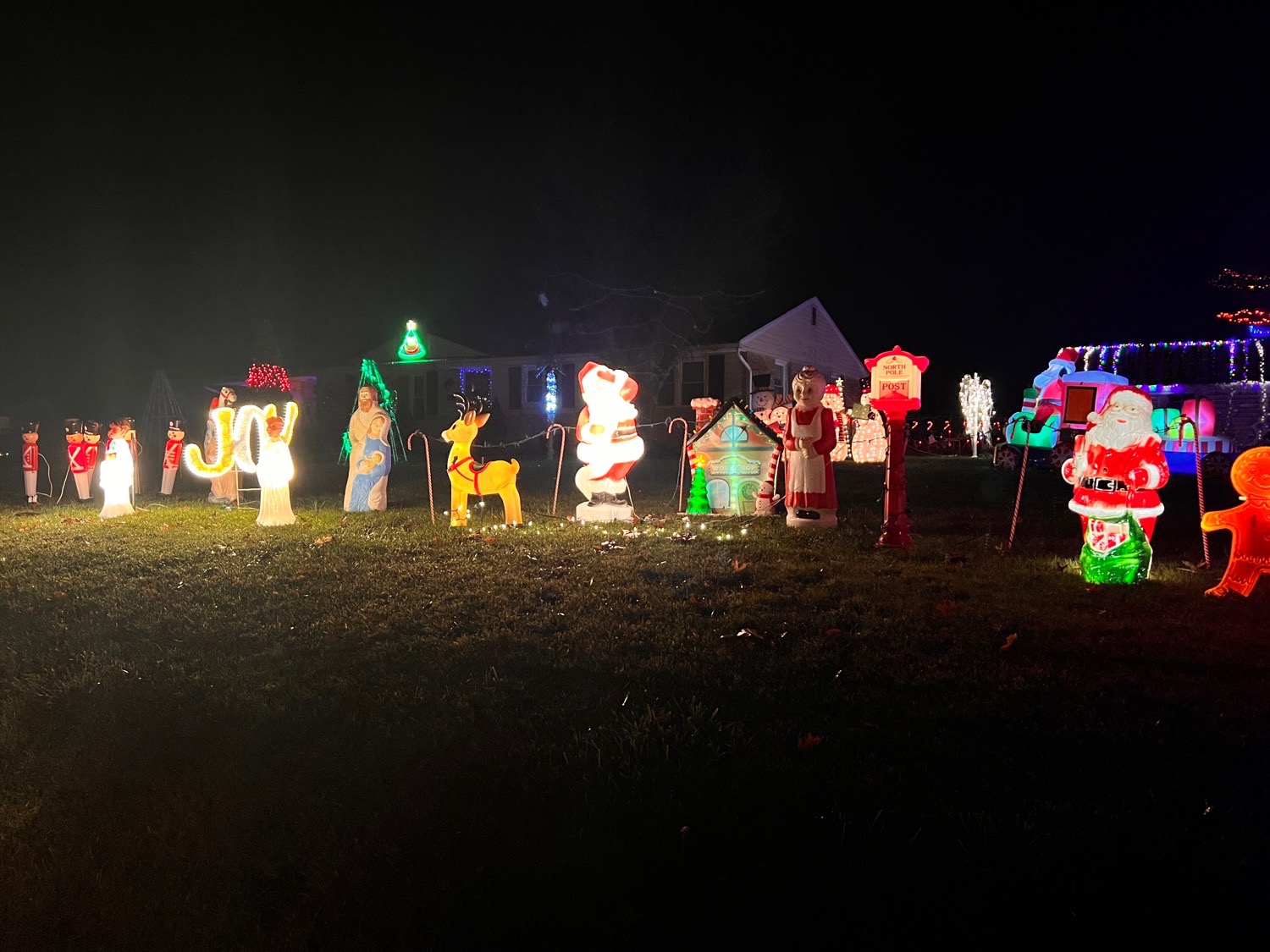 Listen to the Lights, Christmas lights in Carlisle, PA (photo 3)