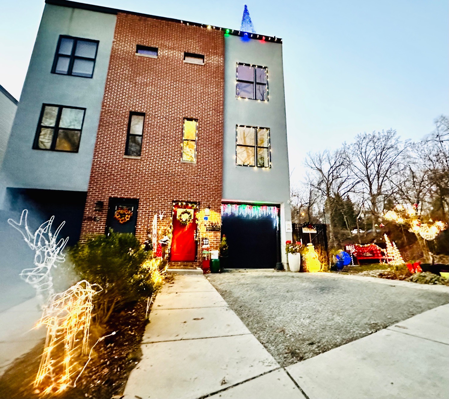 Believe, Christmas lights in Philadelphia, PA (photo 2)