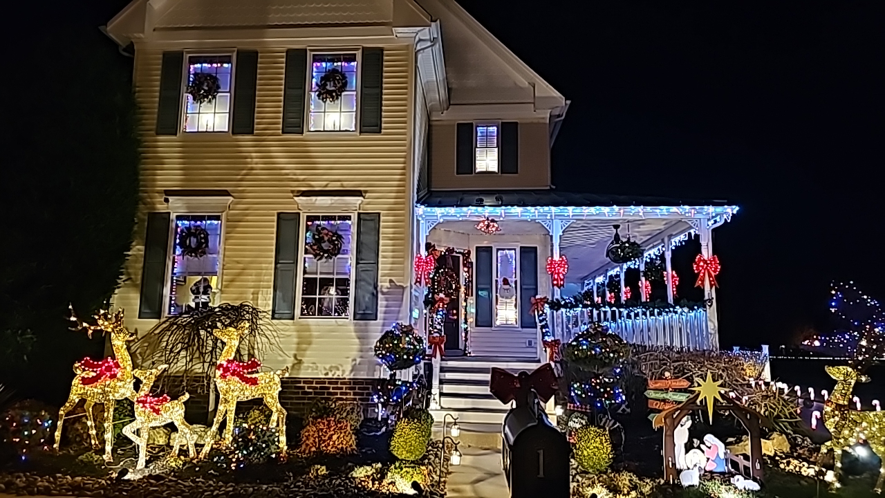 Victorian Christmas, Christmas lights in Ivyland, PA (photo 2)