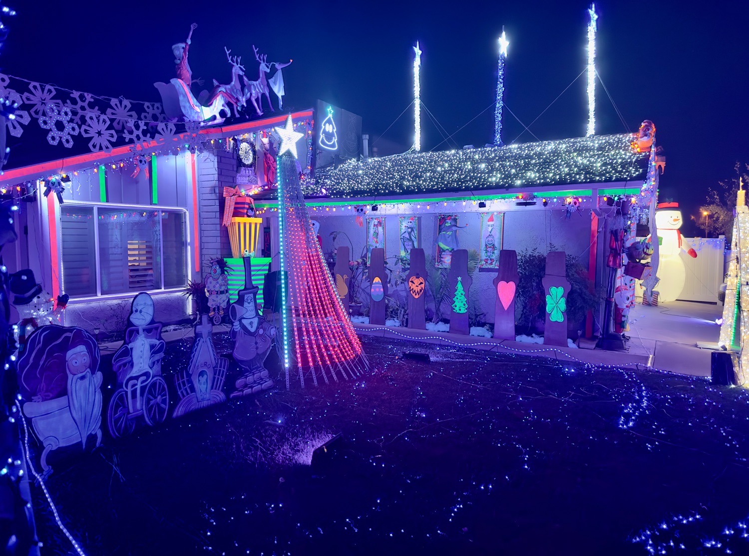 Nightmare Before Christmas, Christmas lights in Lake Forest, CA (photo 5)