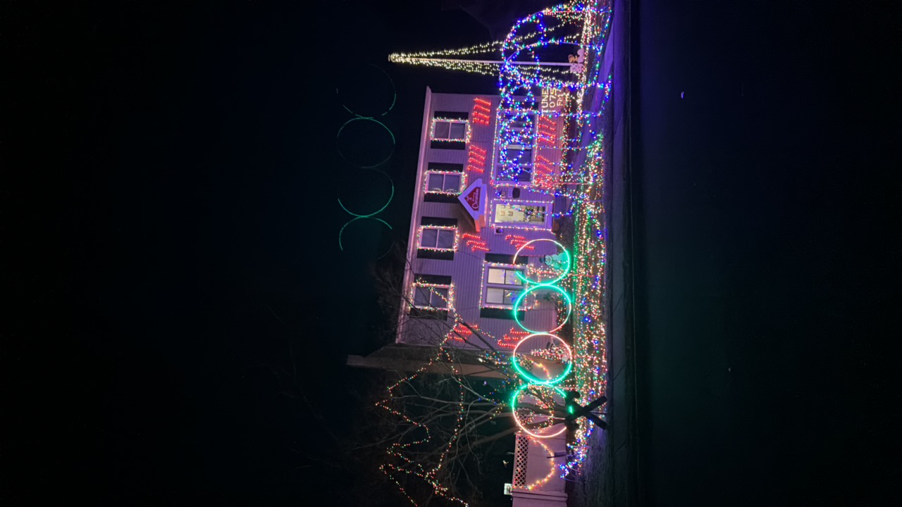 Lights to music 107.5 fm, Christmas lights in Brookhaven, PA (photo 1)