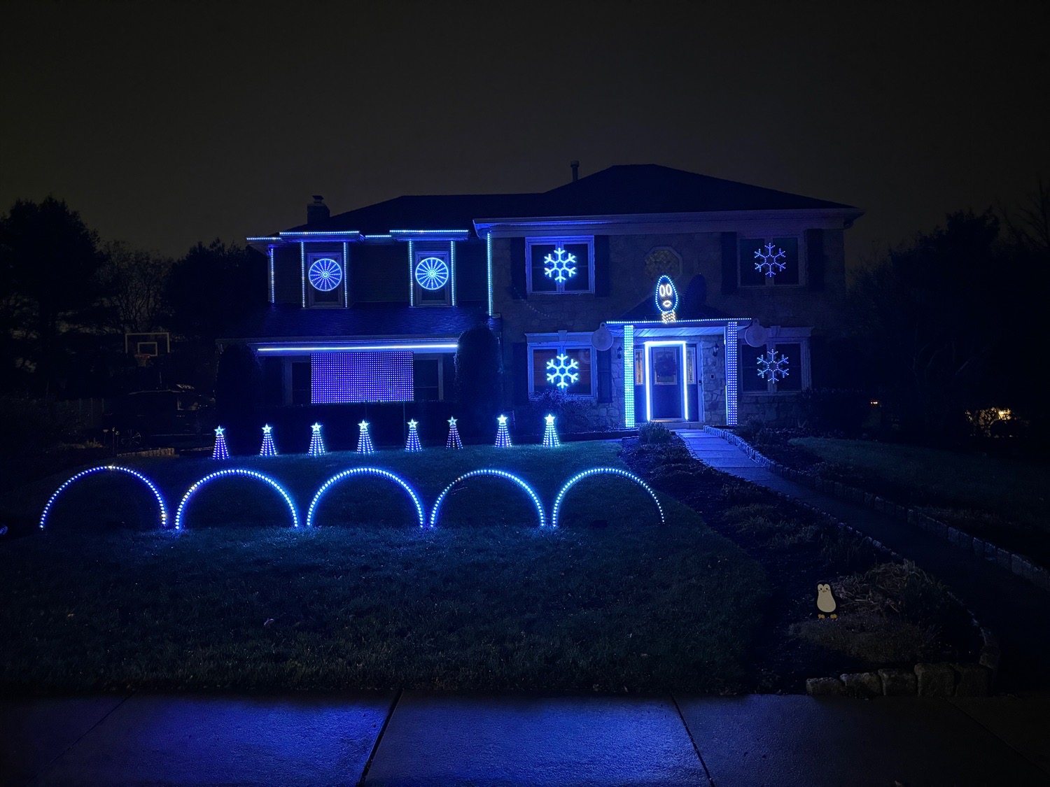 Lights on 105 (The Banks Family), Christmas lights in North Wales, PA (photo 4)