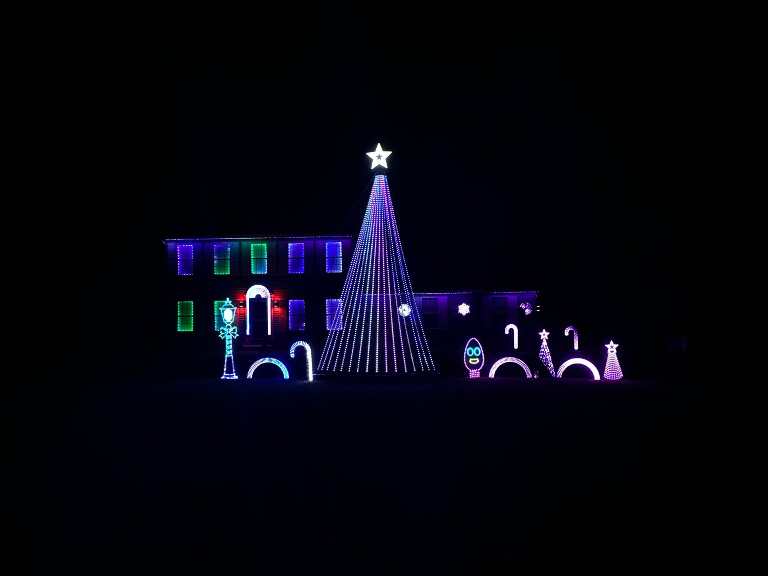 Moore Family Lights, Christmas lights in Mishawaka, IN (photo 4)