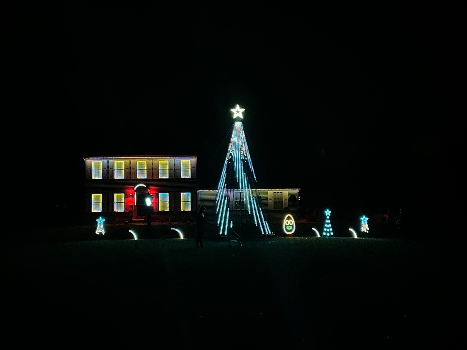 Moore Family Lights, Christmas lights in Mishawaka, IN (photo 3)