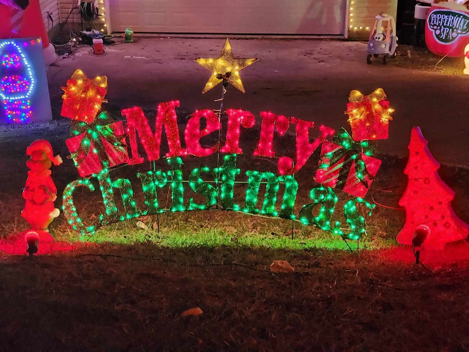 Munseys christmas light show, Christmas lights in Caryville, TN (photo 3)