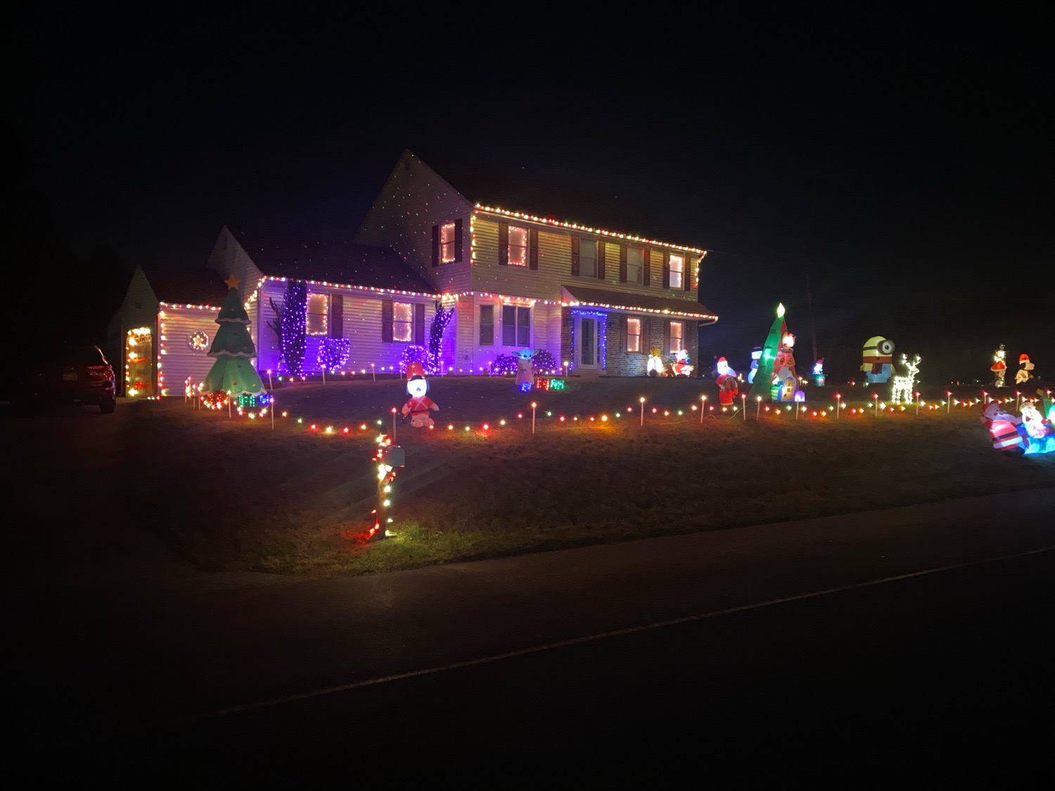 2023, Christmas lights in Newtown Square, PA (photo 1)