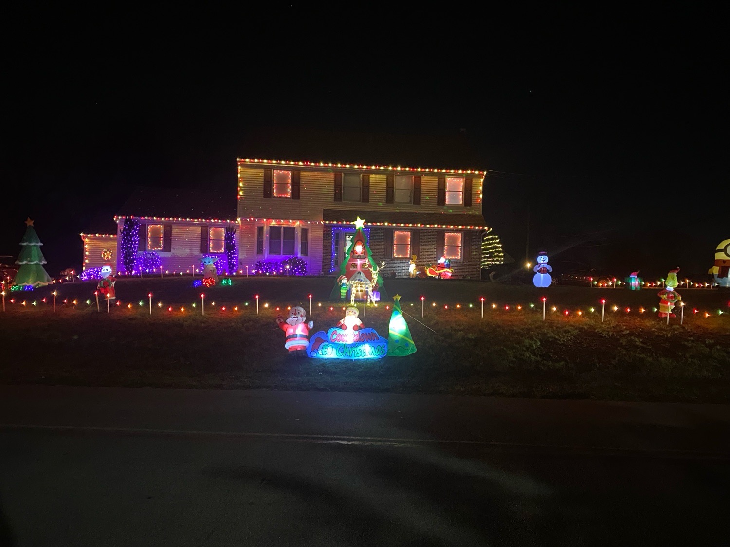 2023, Christmas lights in Newtown Square, PA (photo 4)