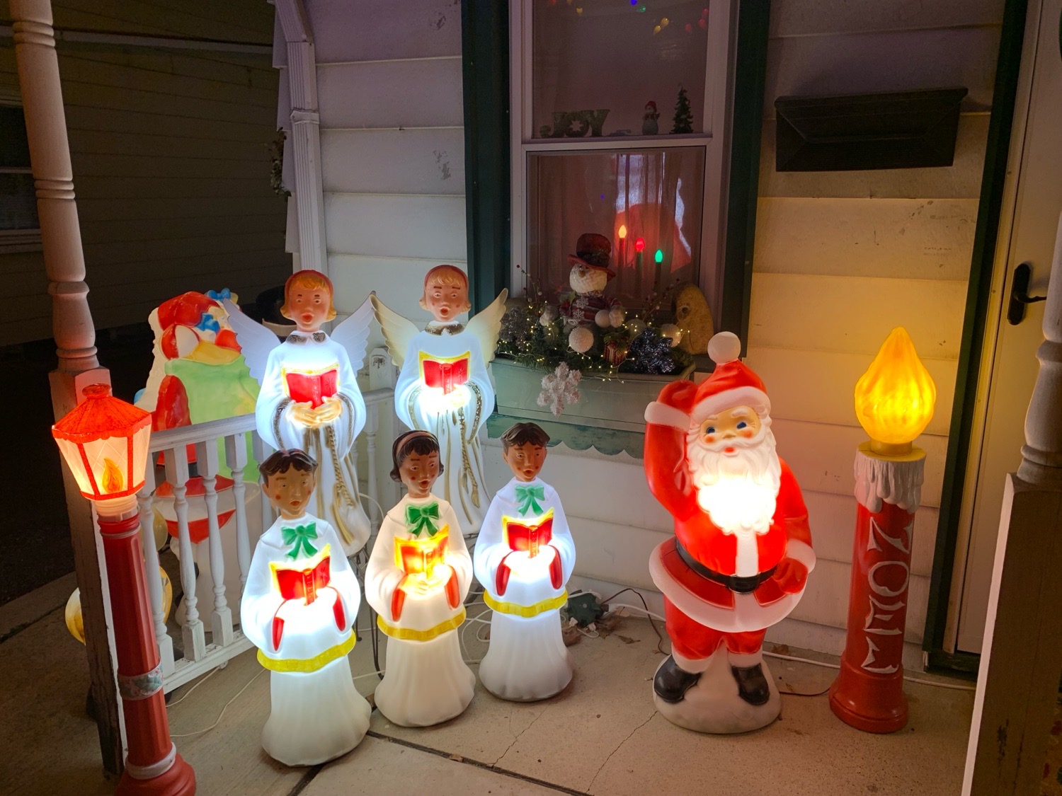 Lerchen Holiday Home, Christmas lights in Annville, PA (photo 5)