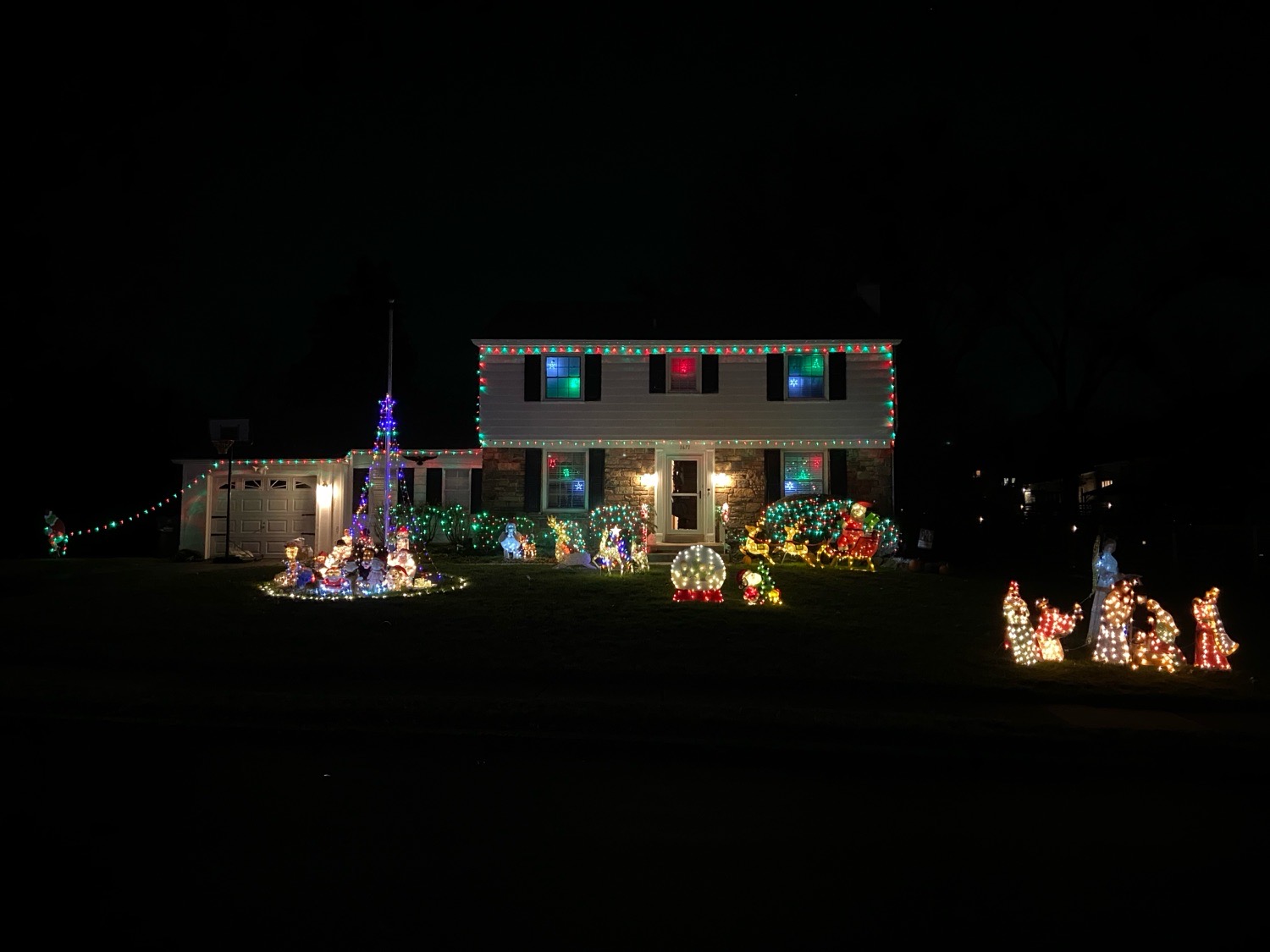 Mone Family Lights, Christmas lights in Norristown, PA (photo 1)