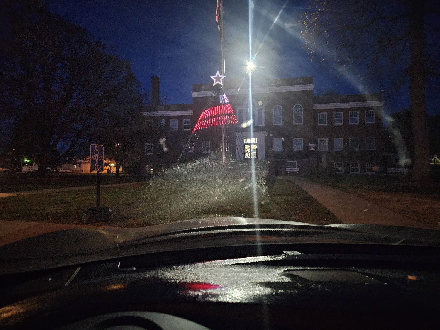 Megatree, Christmas lights in Munfordville, KY (photo 1)