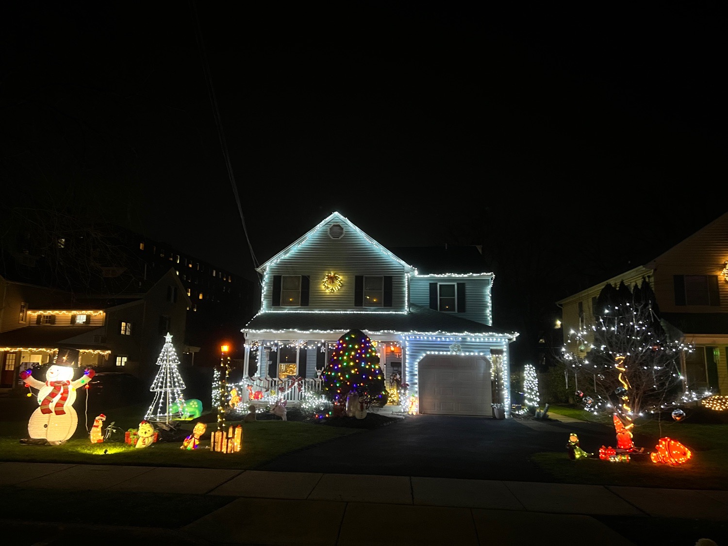 Catalano, Christmas lights in Hatboro, PA (photo 1)