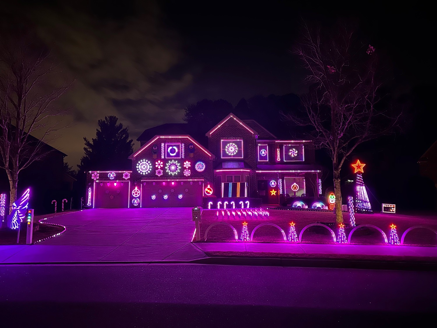 Mayfield Family Lights, Christmas lights in Sugar Hill, GA (photo 1)