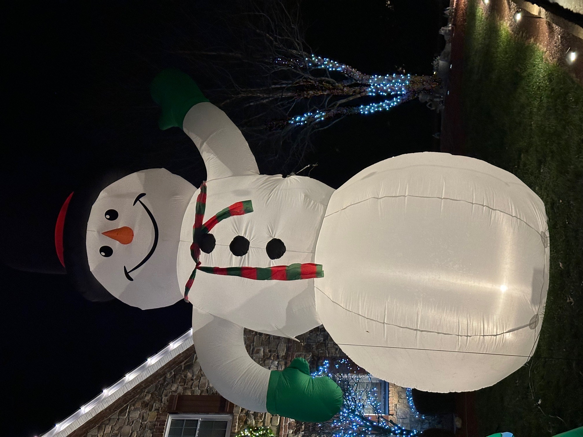happy holidays 2023, Christmas lights in Ambler, PA (photo 2)