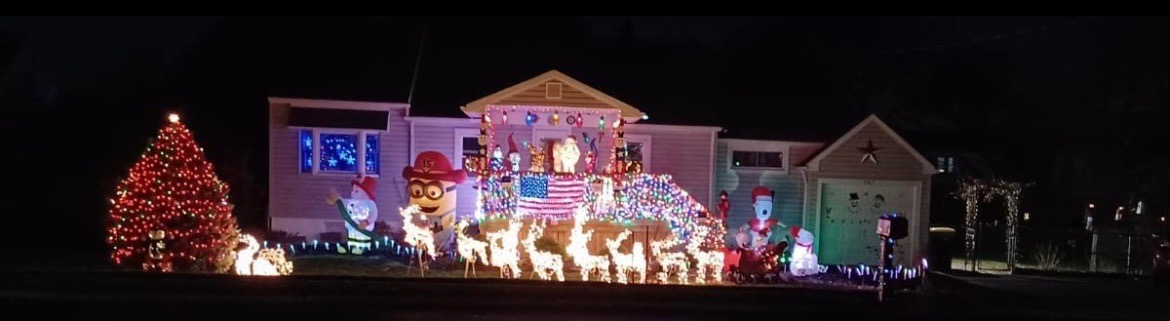 Maple Ave wonderland, Christmas lights in Horsham, PA (photo 1)