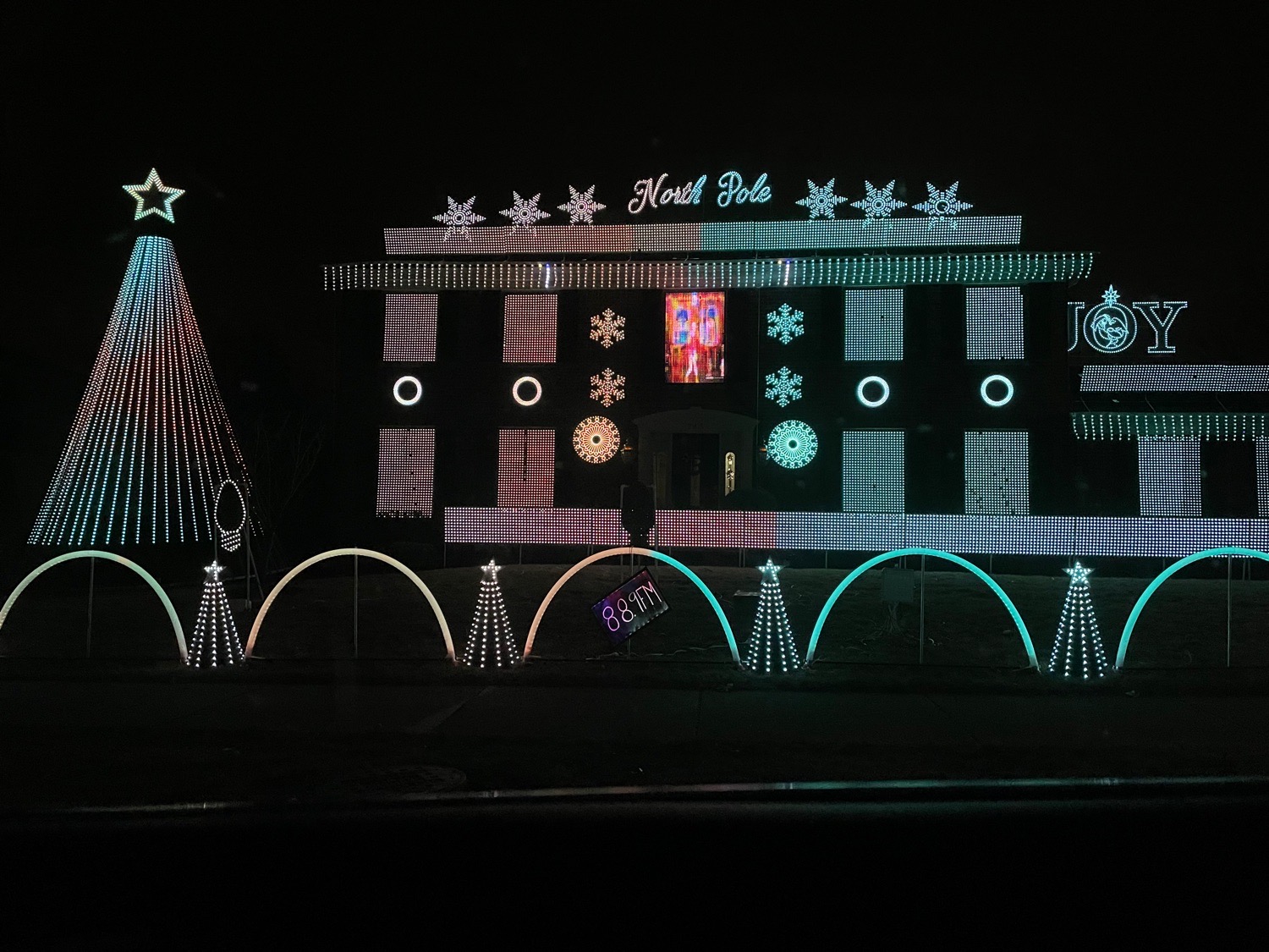 Music and Lights!, Christmas lights in Schaumburg, IL (photo 1)