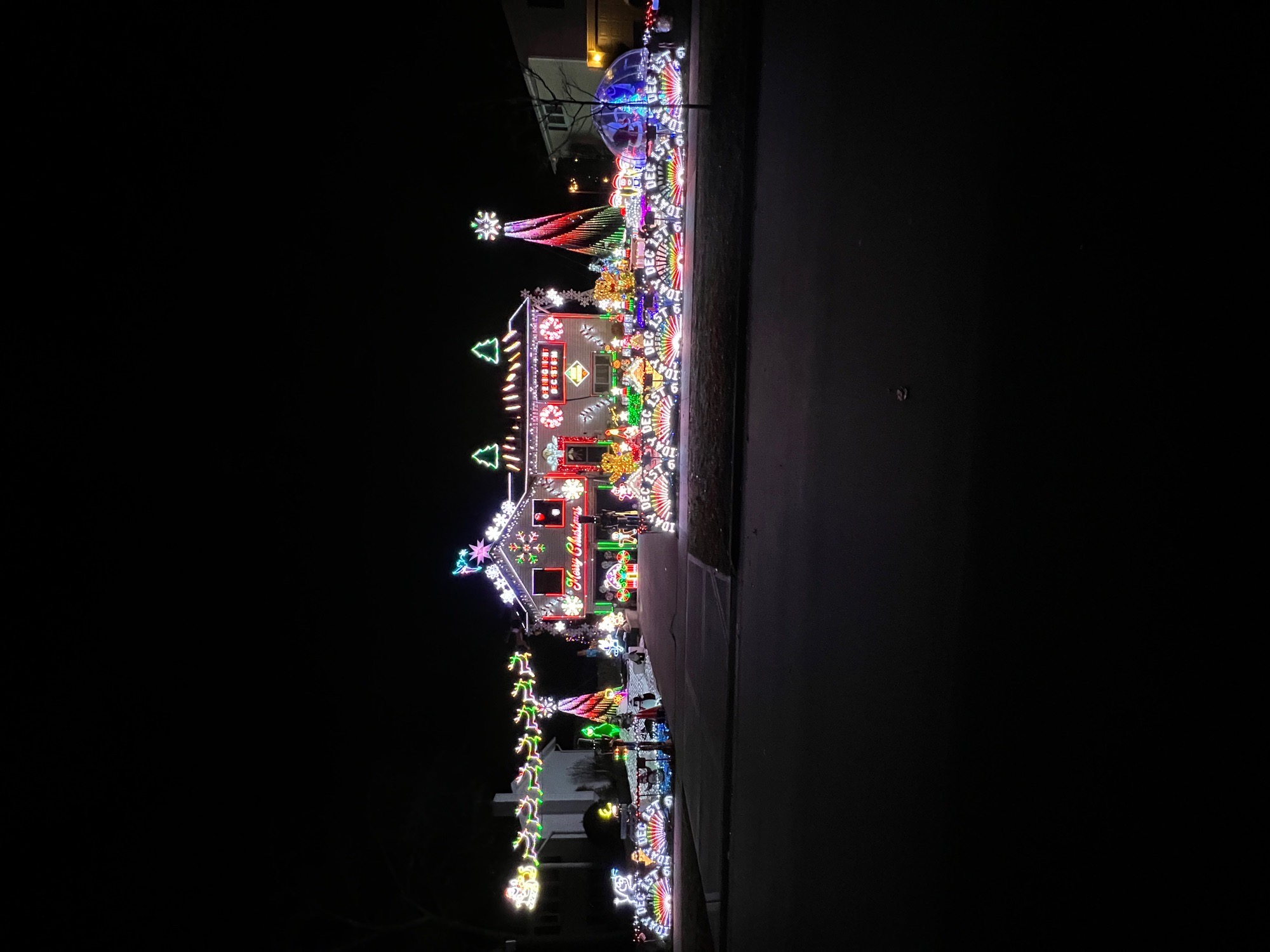 Boxwood Light Show, Christmas lights in Schaumburg, IL (photo 4)