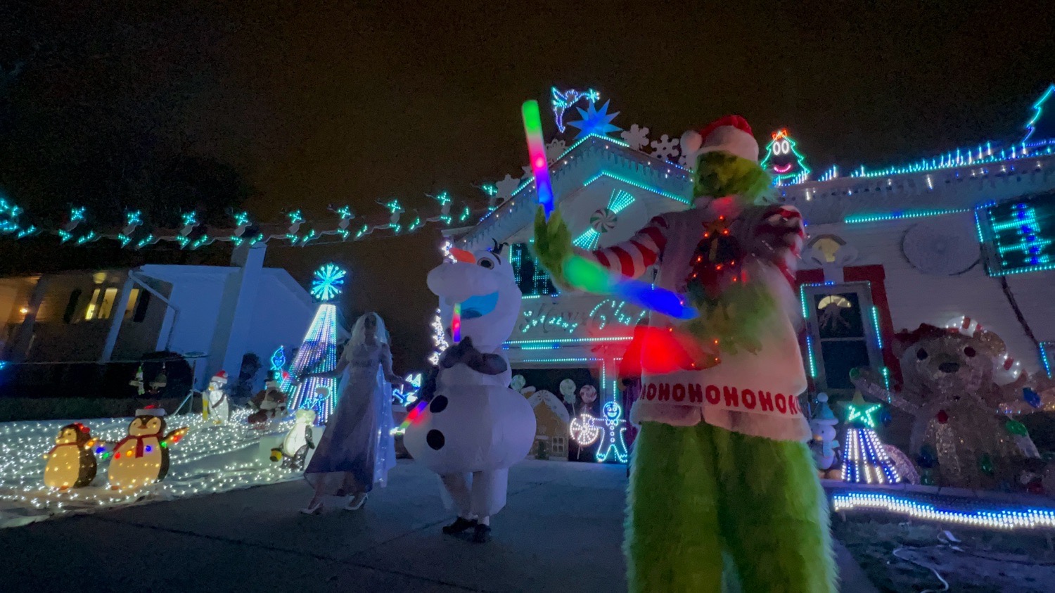 Boxwood Light Show, Christmas lights in Schaumburg, IL (photo 3)