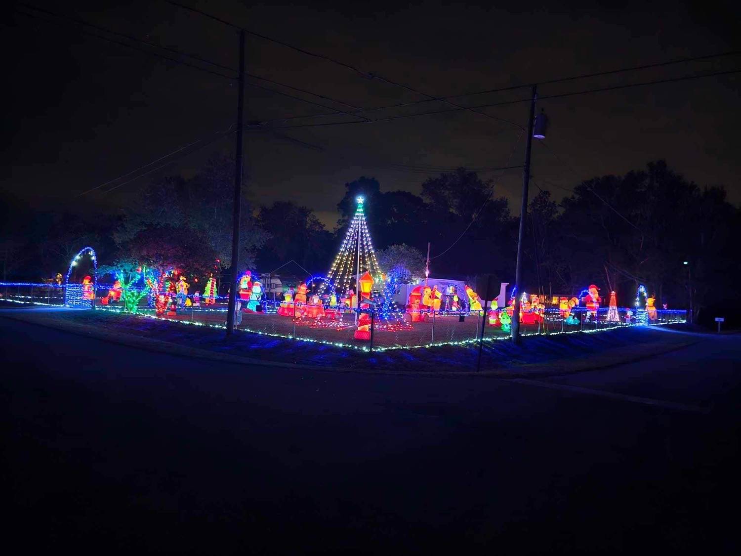 Barber Family Christmas Display, Christmas lights in Belleview, FL (photo 1)