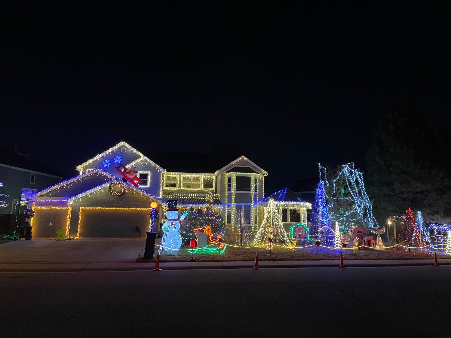 Cottoncreek Manor, Christmas lights in Highlands Ranch, CO (photo 2)