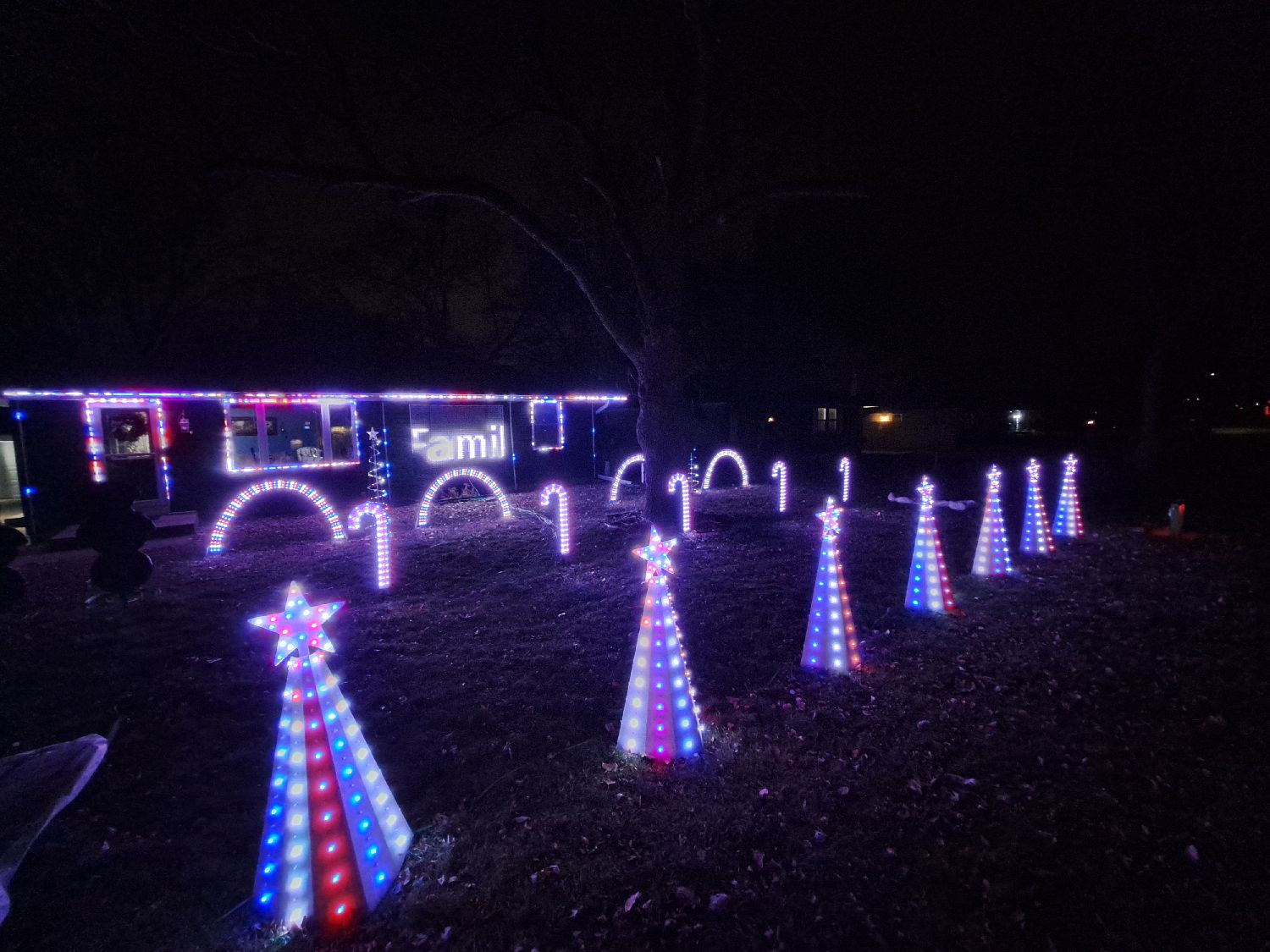 Steffens Family Light Show, Christmas lights in Coon Rapids, MN (photo 2)