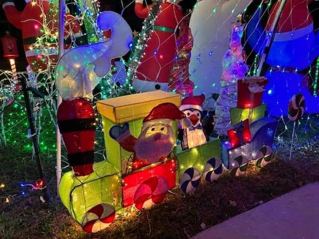 Happy Holidays!, Christmas lights in Hudson, FL (photo 2)
