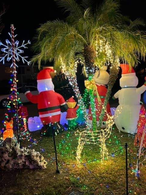Happy Holidays!, Christmas lights in Hudson, FL (photo 3)