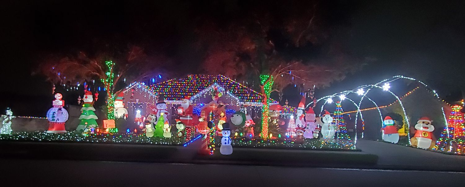 The Bahrs Christmas Dream, Christmas lights in League City, TX (photo 1)