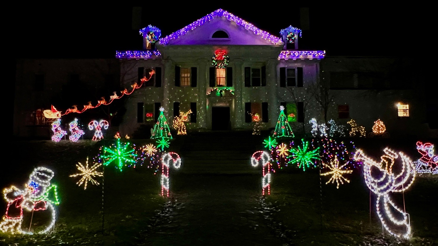 Dogton Abbey, Christmas lights in Jenkintown, PA (photo 1)