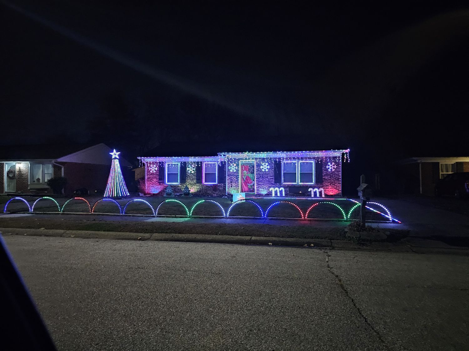 The Kennedy's Christmas light show, Christmas lights in Owensboro, KY (photo 3)