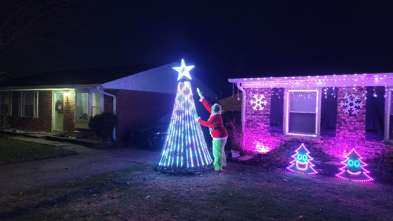 The Kennedy's Christmas light show, Christmas lights in Owensboro, KY (photo 4)