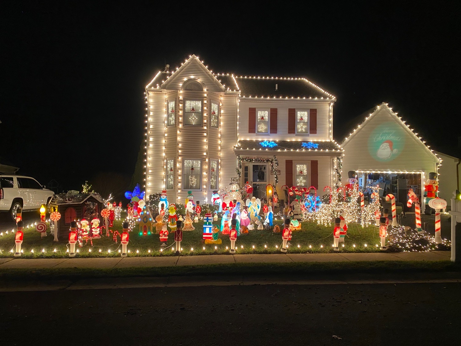 Christmas Lights, Christmas lights in Aston, PA (photo 1)
