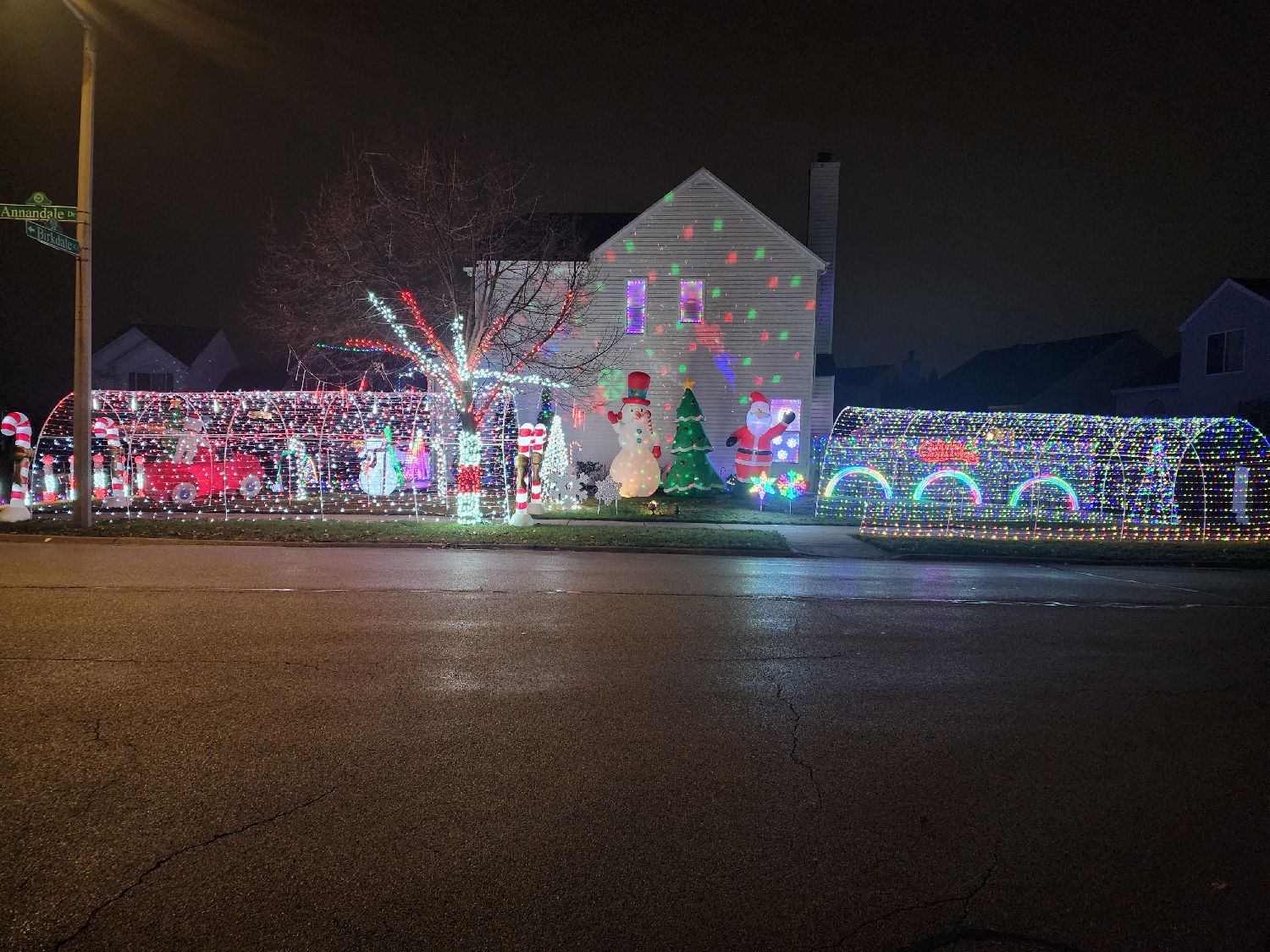 Evans Family Christmas Lights, Christmas lights in Lake in the Hills, IL (photo 2)