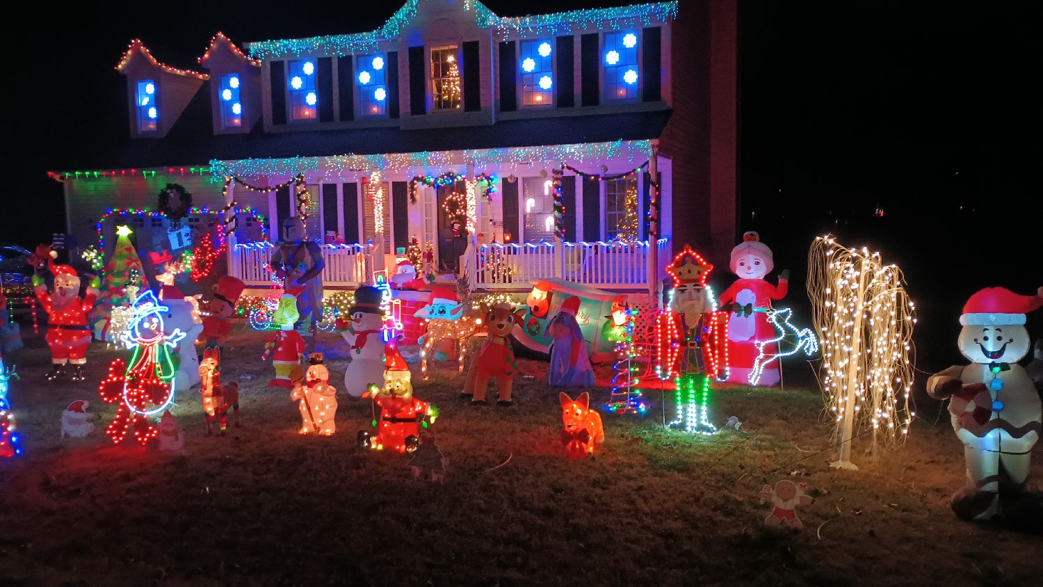 Christmas is Here!, Christmas lights in Fredericksburg, VA (photo 2)