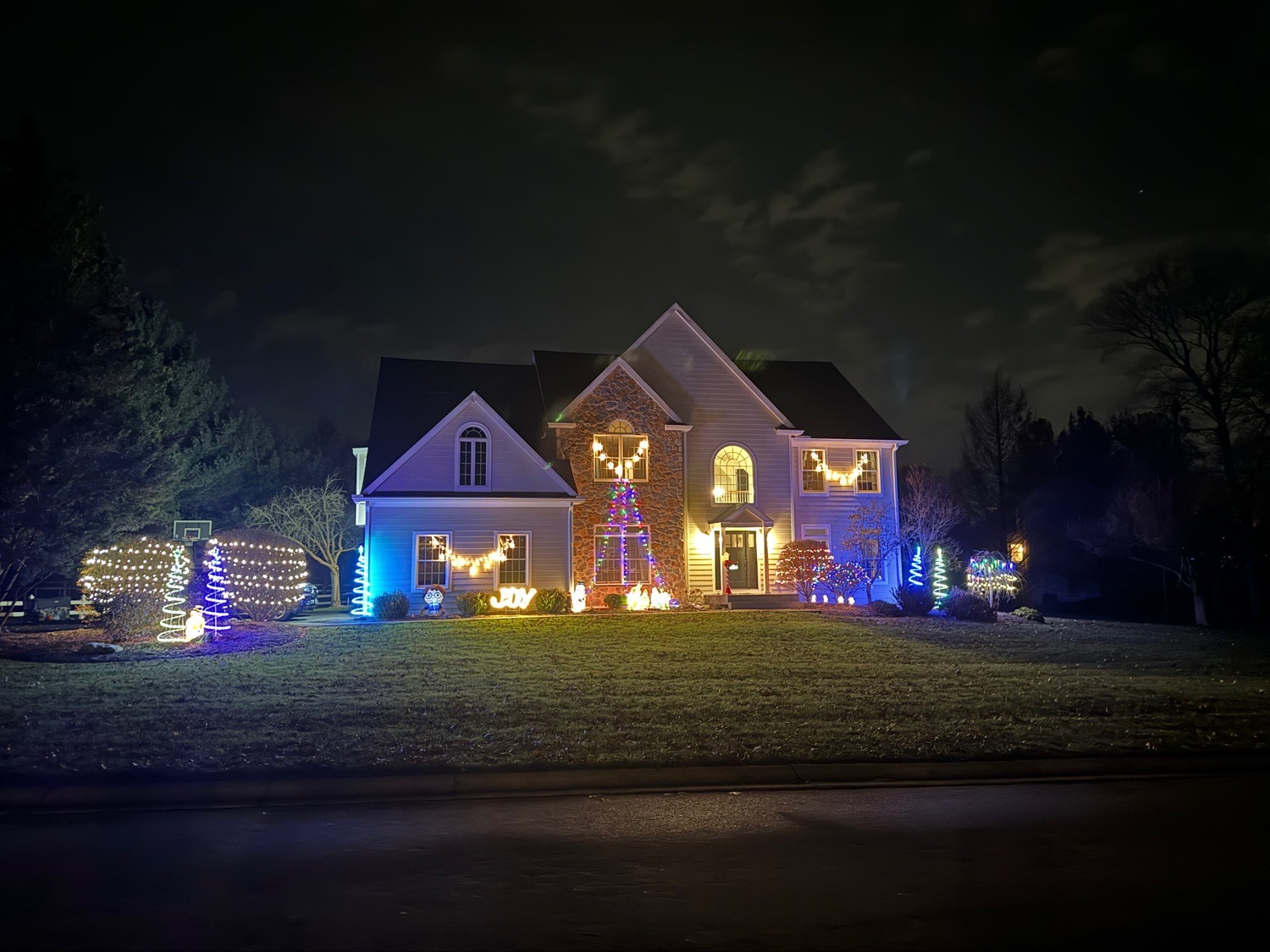 Kimberton Lights, Christmas lights in Phoenixville, PA (photo 1)