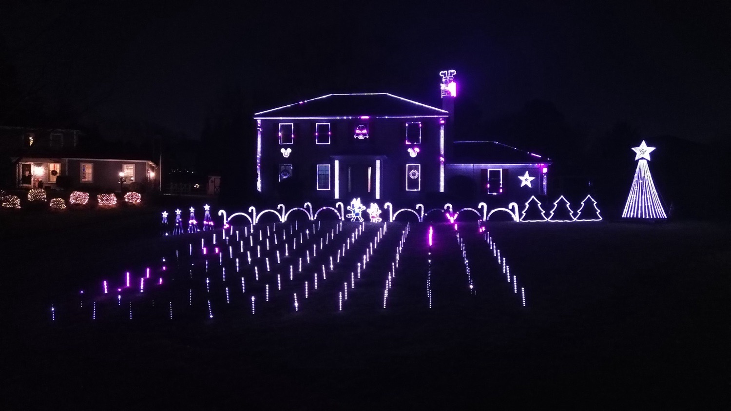 Middletown Christmas Light Show, Christmas lights in Media, PA (photo 1)