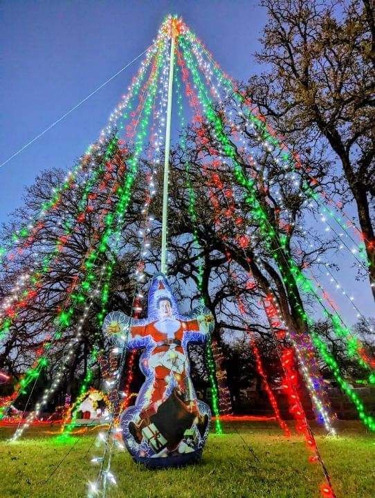 Listen to the lights, Christmas lights in Gun Barrel City, TX (photo 3)