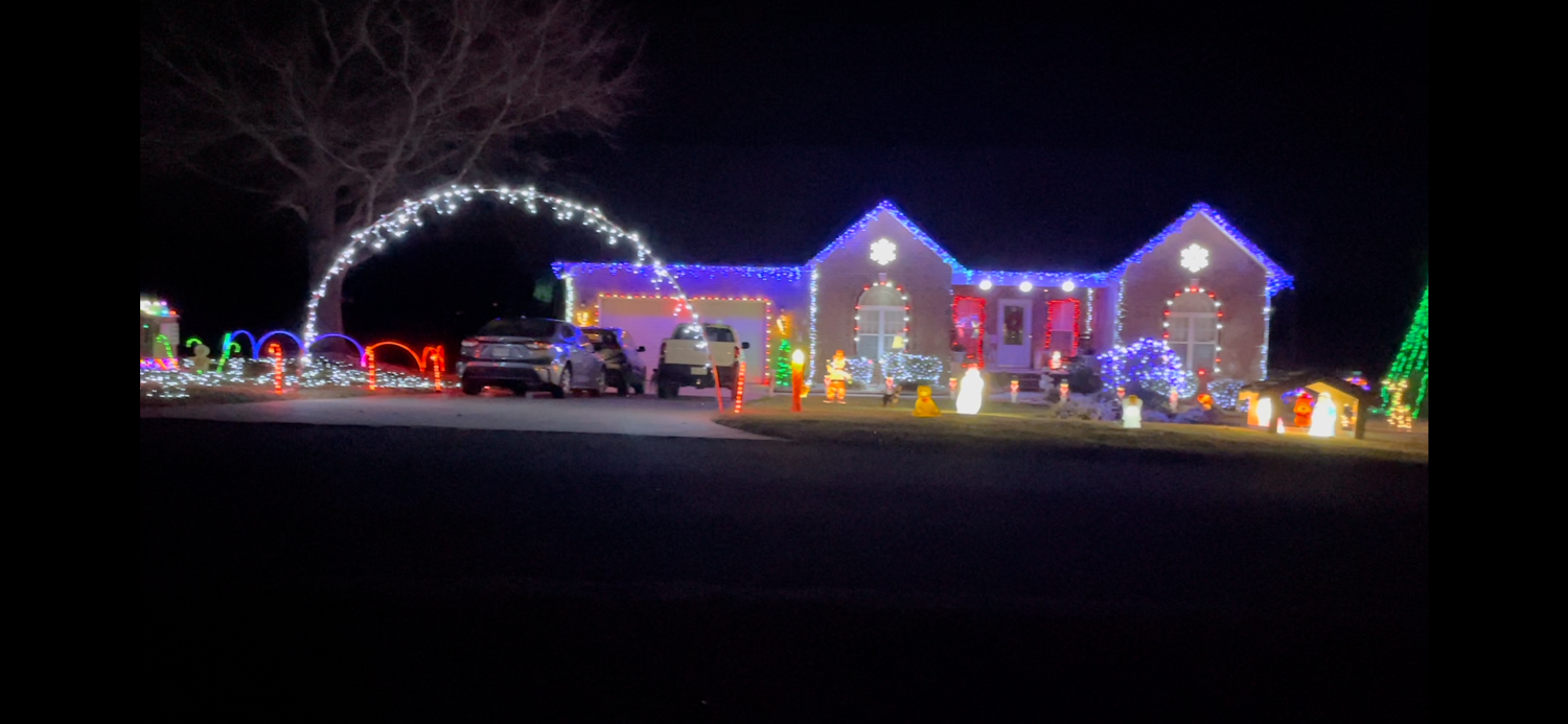 Velez light display, Christmas lights in Statesville, NC (photo 2)