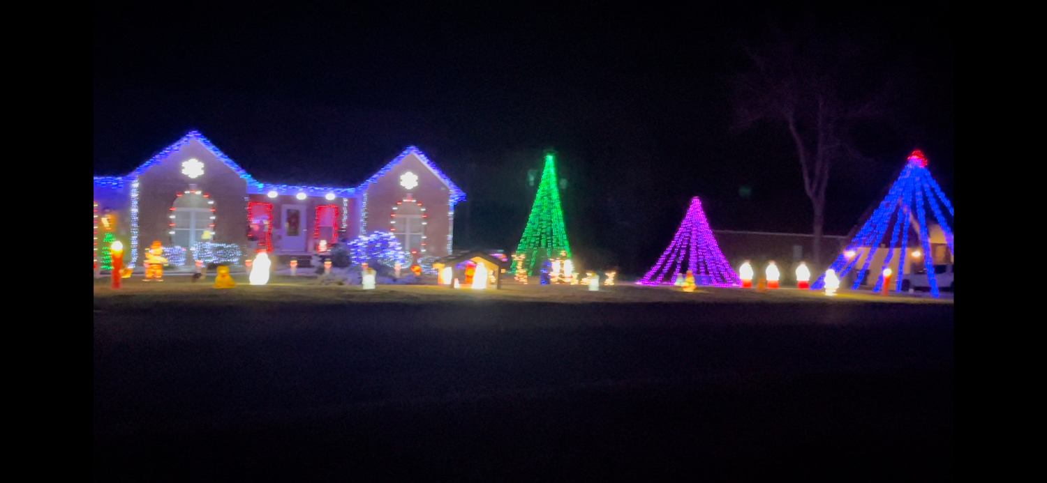 Velez light display, Christmas lights in Statesville, NC (photo 3)