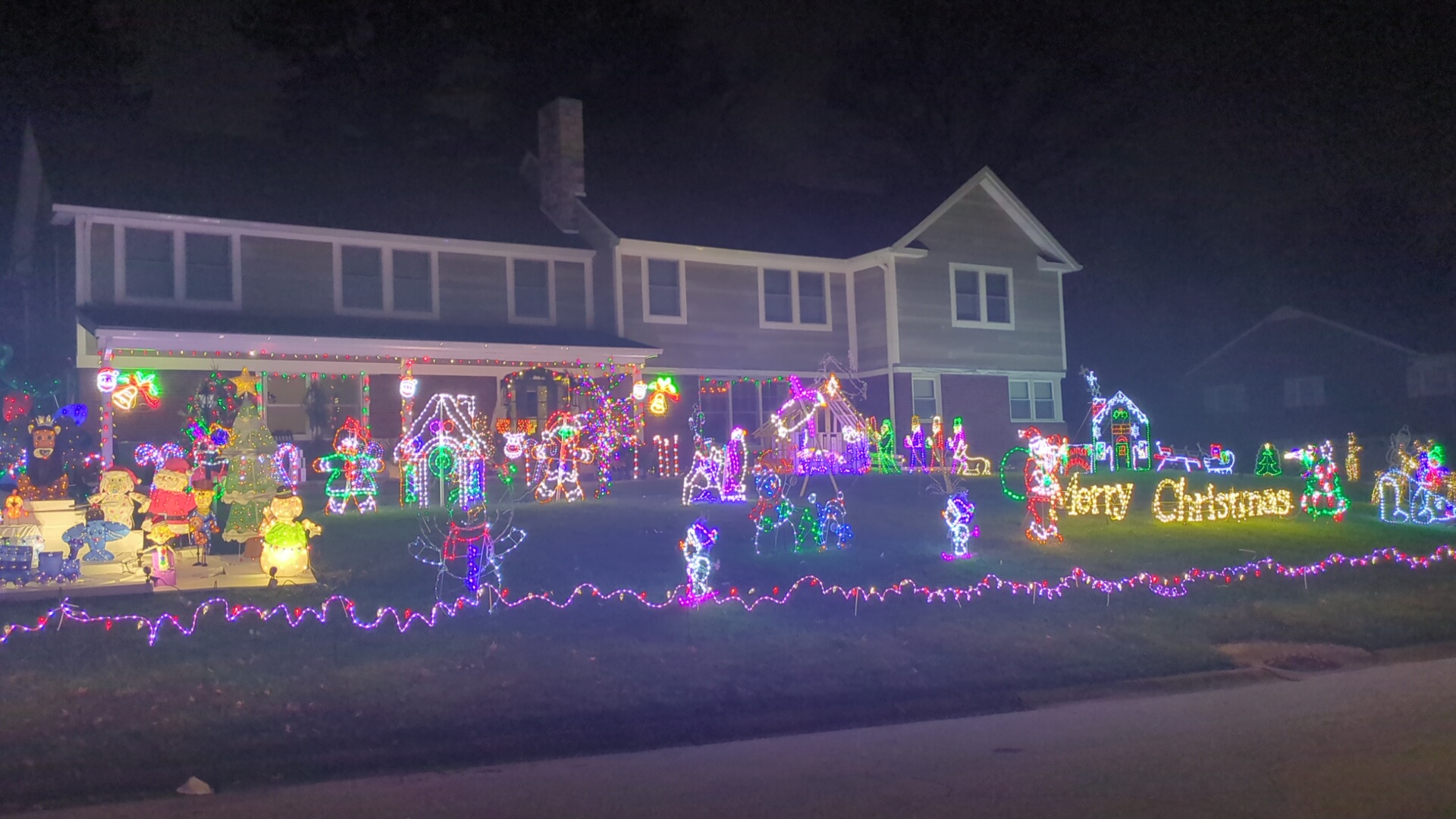 The abominable snowman, Christmas lights in Springfield, PA (photo 1)