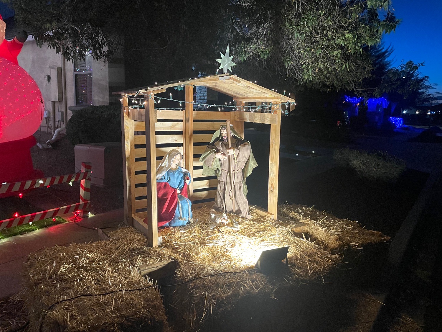 French Family Christmas Home, Christmas lights in Surprise, AZ (photo 2)