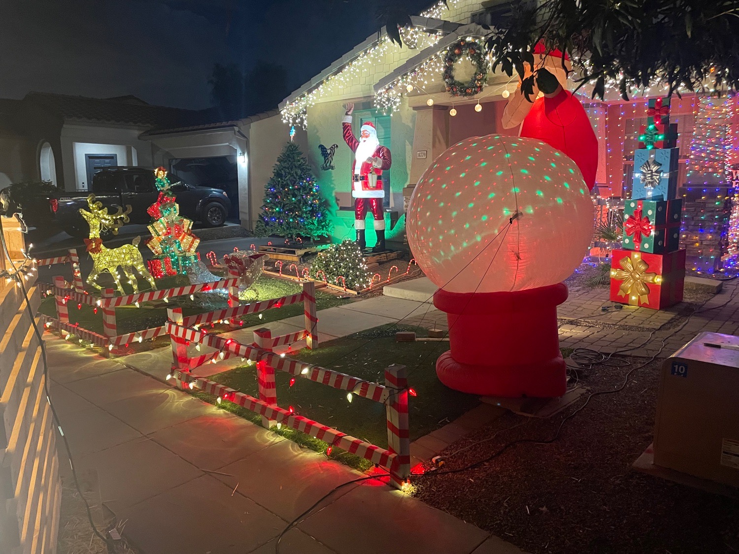 French Family Christmas Home, Christmas lights in Surprise, AZ (photo 4)