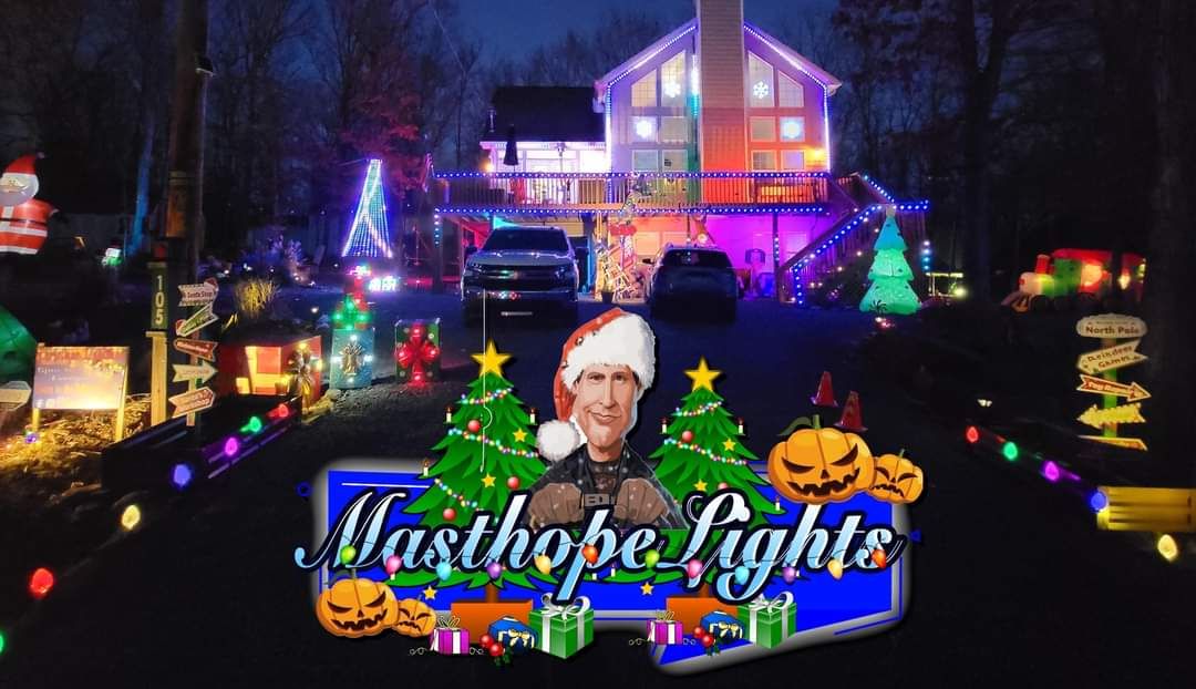 Masthope Lights, Christmas lights in Lackawaxen, PA (photo 1)