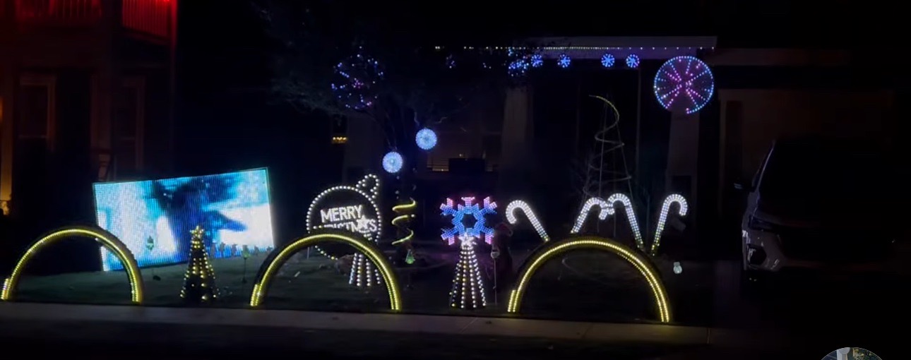 Stanley Christmas Light Extravaganza, Christmas lights in Providence Village, TX (photo 1)