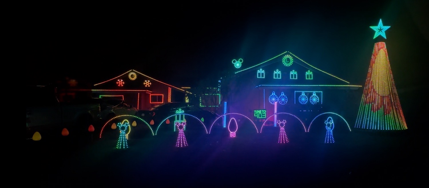 Anderson Family Lights, Christmas lights in Fullerton, CA (photo 1)